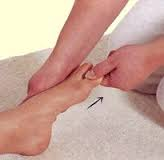 массаж пальцев ног